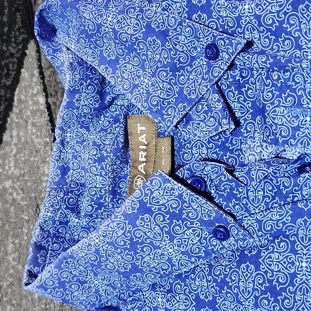 Ariat Blue Patterned Embroidered Button-Down Shor… - image 3